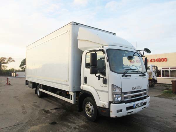 REF 110 - 2013 Isuzu 11 Ton Euro 5 box truck with side and rear tail lifts For Sale